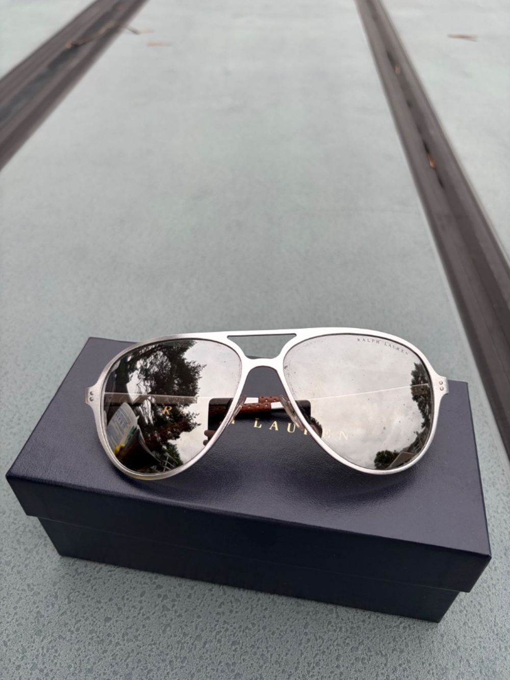 Sunglasses - Picture 7 of 8